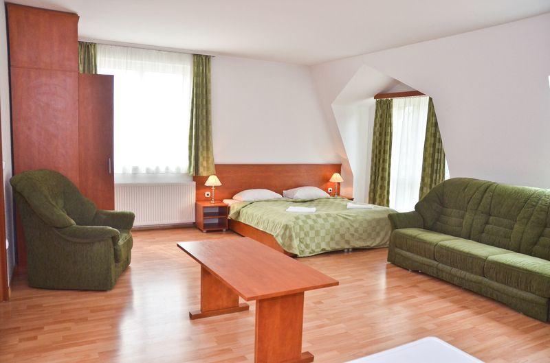 Hotel Kristaly Hajdúszoboszló Buitenkant foto
